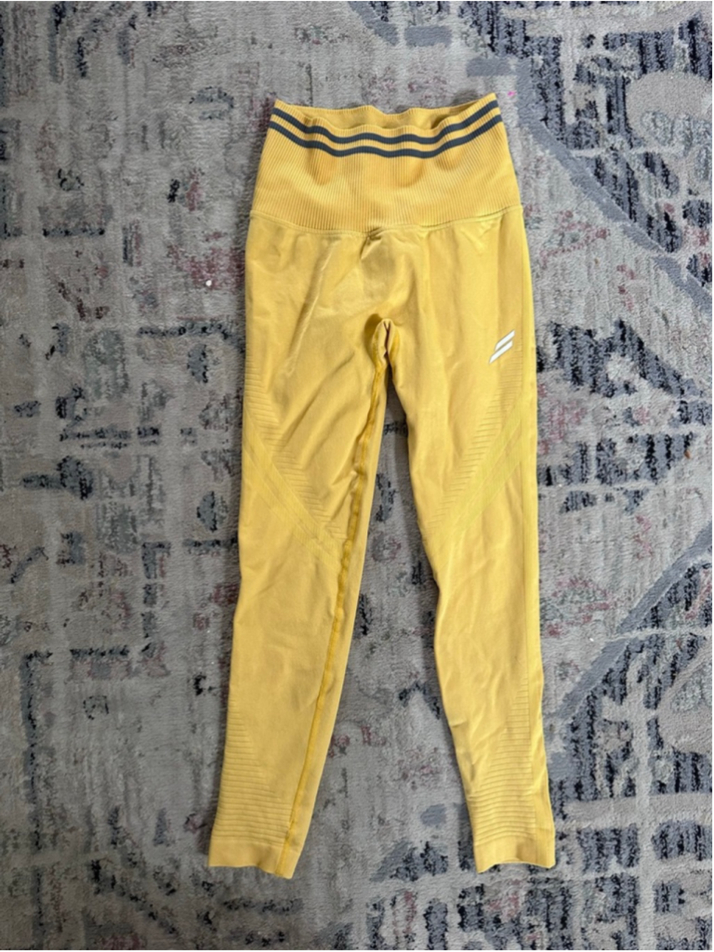 Women's DOYOUEVEN Yellow & Black Leggings XS